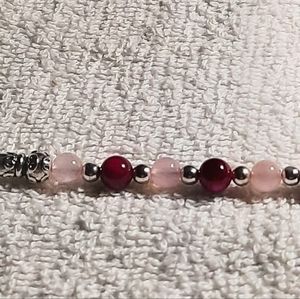 Beaded bracelet Helper Put bracelets on in seconds